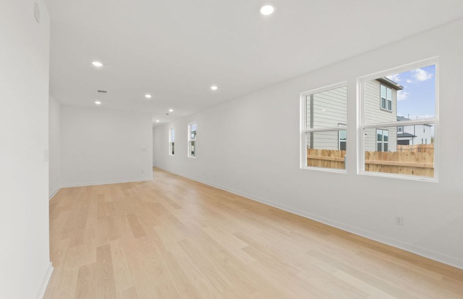 Spacious, unfurnished interior of a new home in Larson Crossing, Elgin (Image 13).