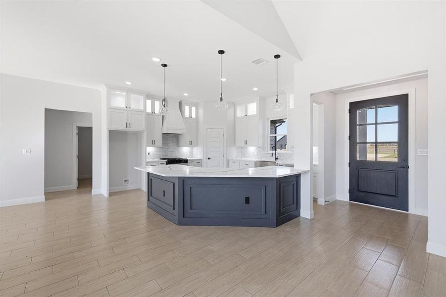Furnished interior view inside a new home in , Sanger (Image 8).