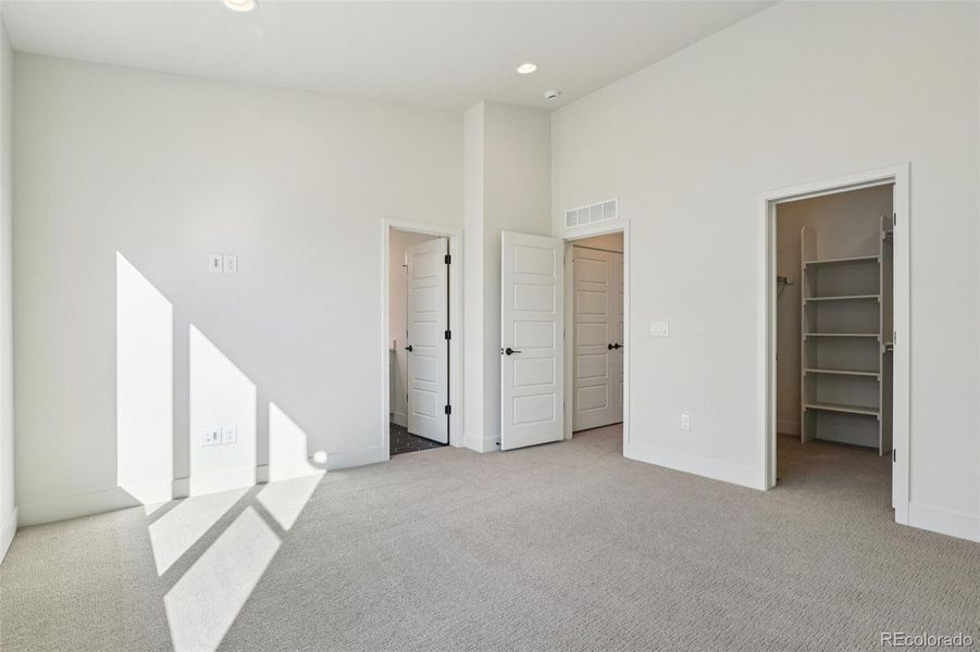 Spacious, unfurnished interior of a new home in Loretto Heights - Rise Collection, Denver (Image 20).
