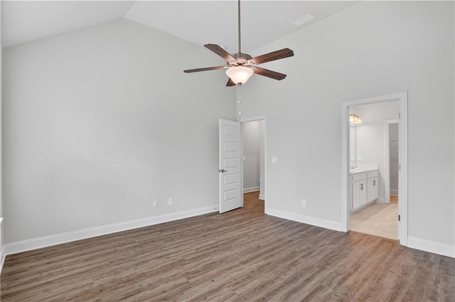 Spacious, unfurnished interior of a new home in Killian Manor at The Adares, Adairsville (Image 11). Spacious, unfurnished interior of a new home in Killian Manor at The Adares, Adairsville (Image 11).