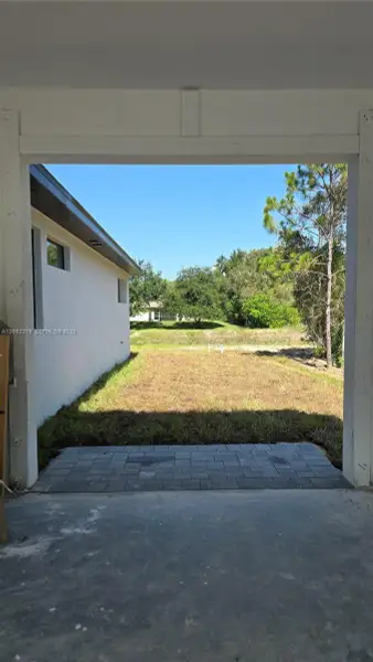 DRIVE-THRU 3rd Car Garage DRIVE-THRU 3rd Car Garage