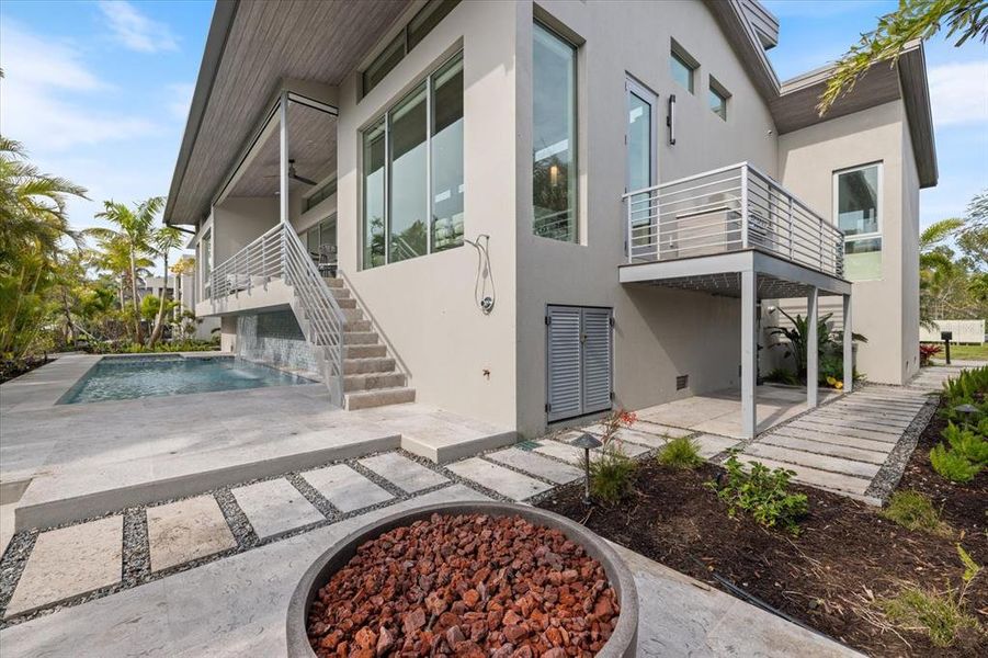 Exterior details and patio area of a home in , Longboat Key (Image 37).
