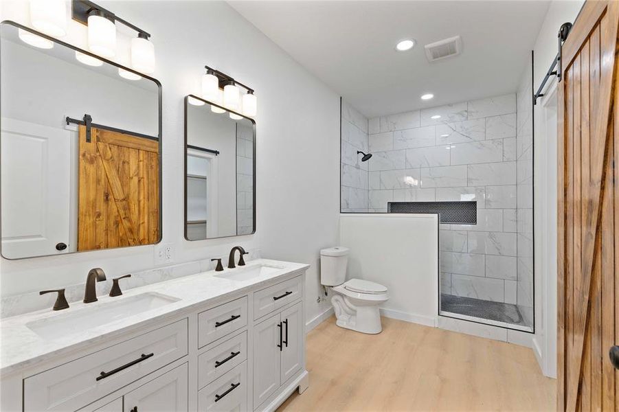 Furnished interior view inside a new home in , Brownwood (Image 5).