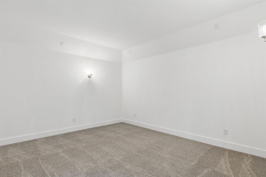 Spacious, unfurnished interior of a new home in Painted Tree Woodland West, McKinney (Image 23).