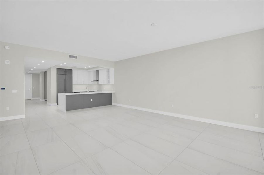 Spacious, unfurnished interior of a new home in , St. Petersburg (Image 61). Spacious, unfurnished interior of a new home in , St. Petersburg (Image 61).