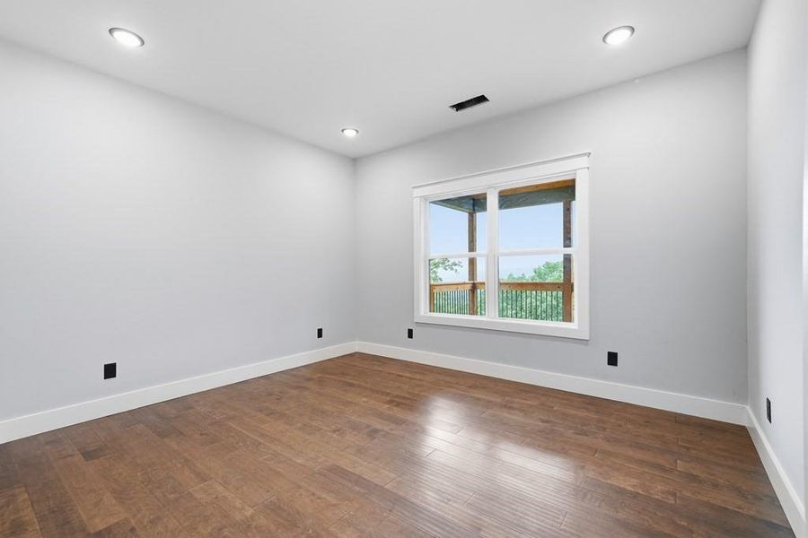 Spacious, unfurnished interior of a new home in , Ellijay (Image 25).