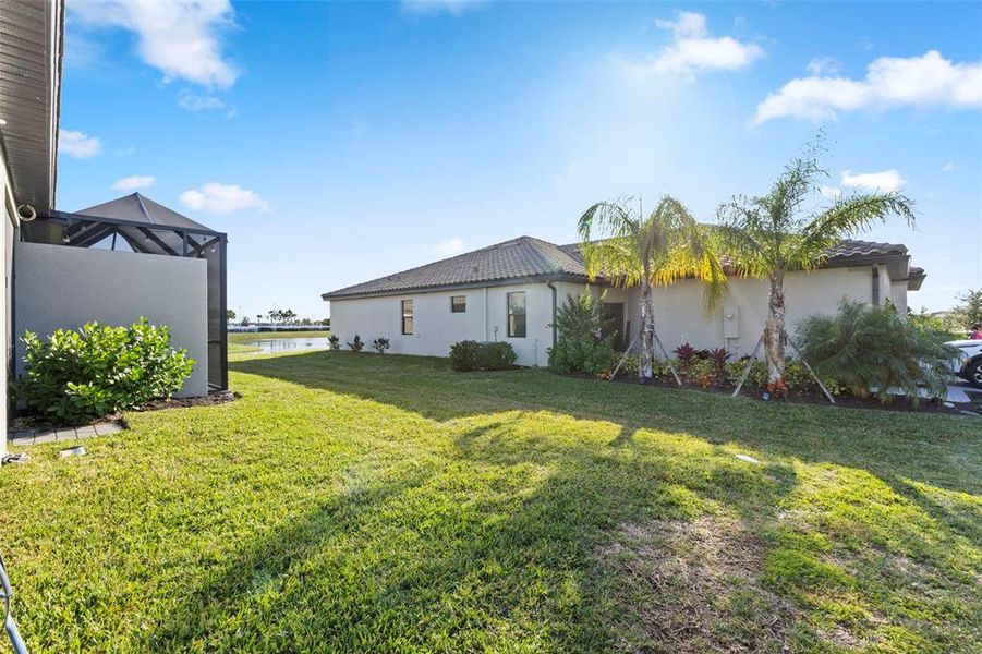 Exterior details and patio area of a home in , Bradenton (Image 21).