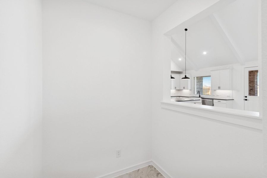 Convenient HovHub (*Photo not of actual home and used for illustration purposes only.)