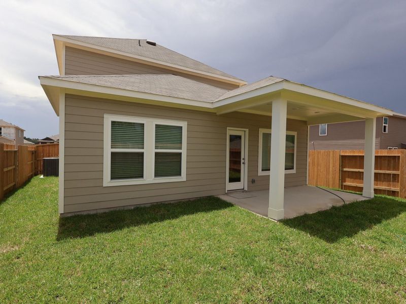 Front exterior of a new home in Indian Springs, Crosby, TX, highlighting curb appeal (Image 19).