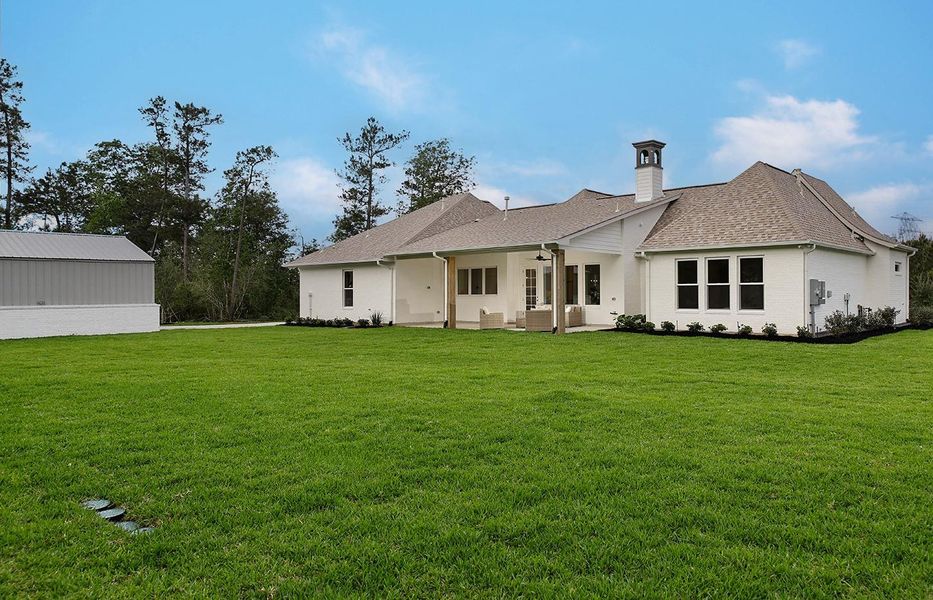 Exterior details and patio area of a home in , Willis (Image 26).