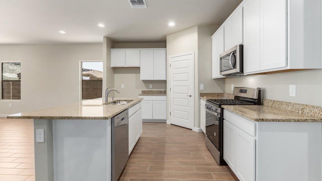Furnished interior view inside a new home in Sycamore Vista, Vail (Image 7).