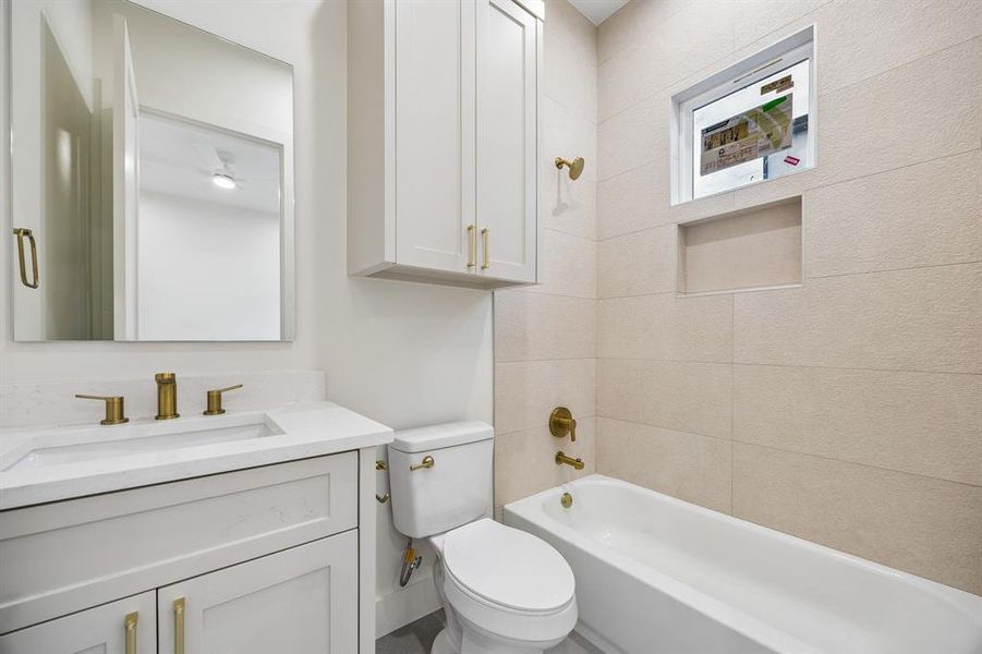 Furnished interior view inside a new home in , Dallas (Image 8).