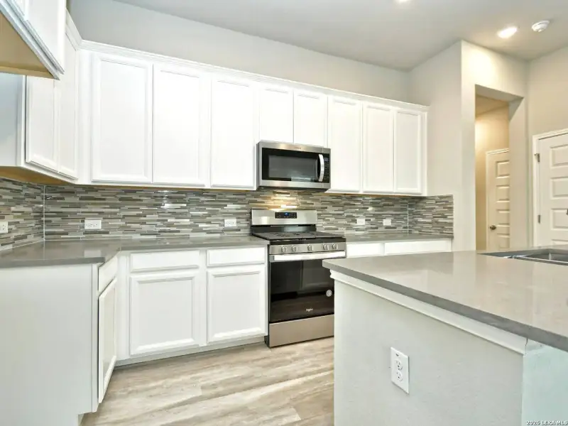 Furnished interior view inside a new home in Thomas Pond, San Antonio (Image 6). Furnished interior view inside a new home in Thomas Pond, San Antonio (Image 6).