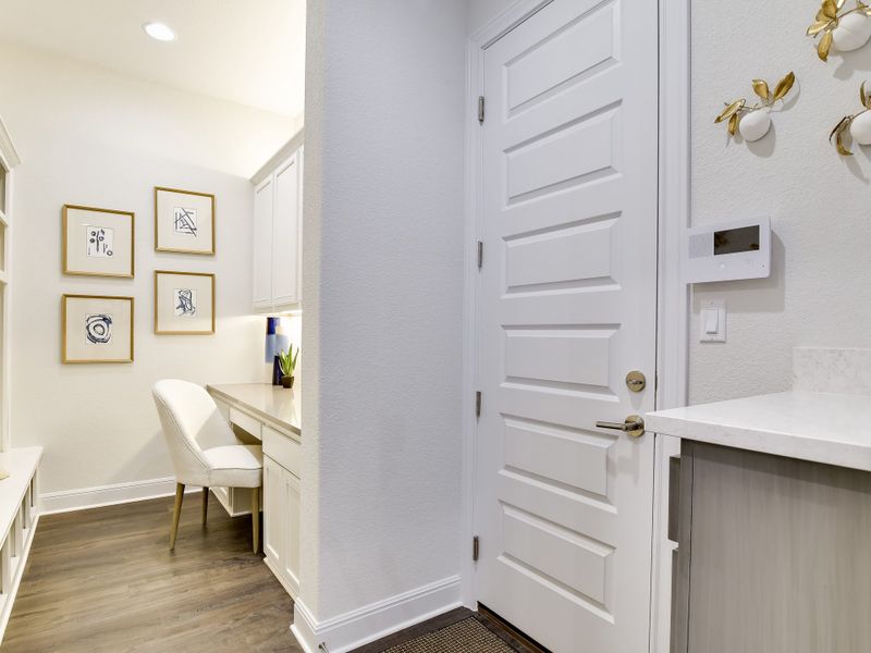 Representative furnished interior of a home built from the San Simeon I by Giddens Homes in Clearwater Ranch, Liberty Hill (Image 174).