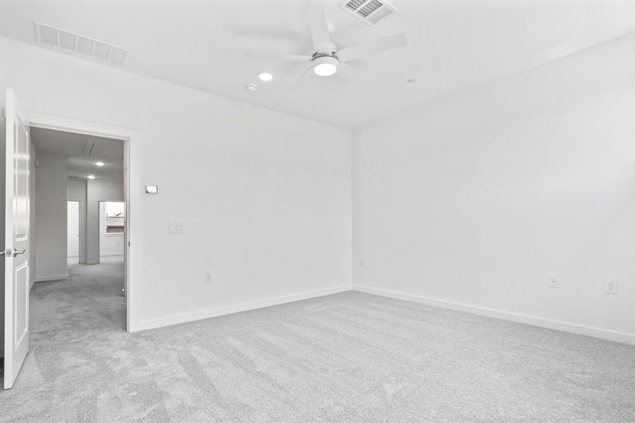 020-1422AzaleaDrive-Melissa-TX-75454-PrimaryBedroom.jpg-FULL