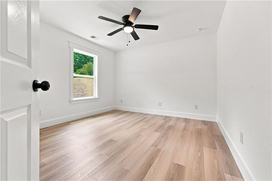Spacious, unfurnished interior of a new home in , Acworth (Image 27).
