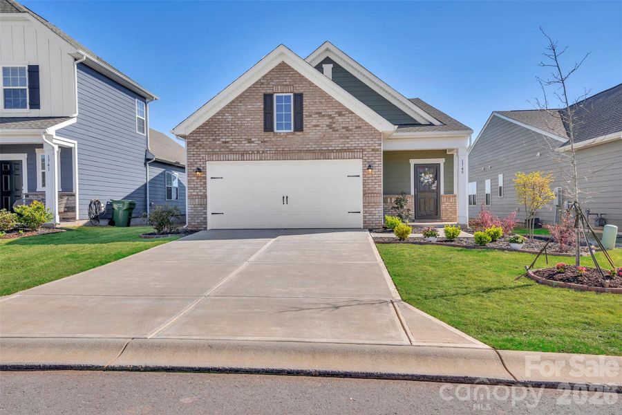 Front exterior of a new home in Elizabeth, Fort Mill, SC, highlighting curb appeal (Image 19).