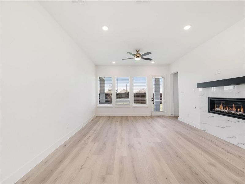 Spacious, unfurnished interior of a new home in Royal Court, Frisco (Image 22).