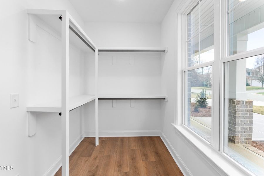 1246 Jamestowne Drive-28