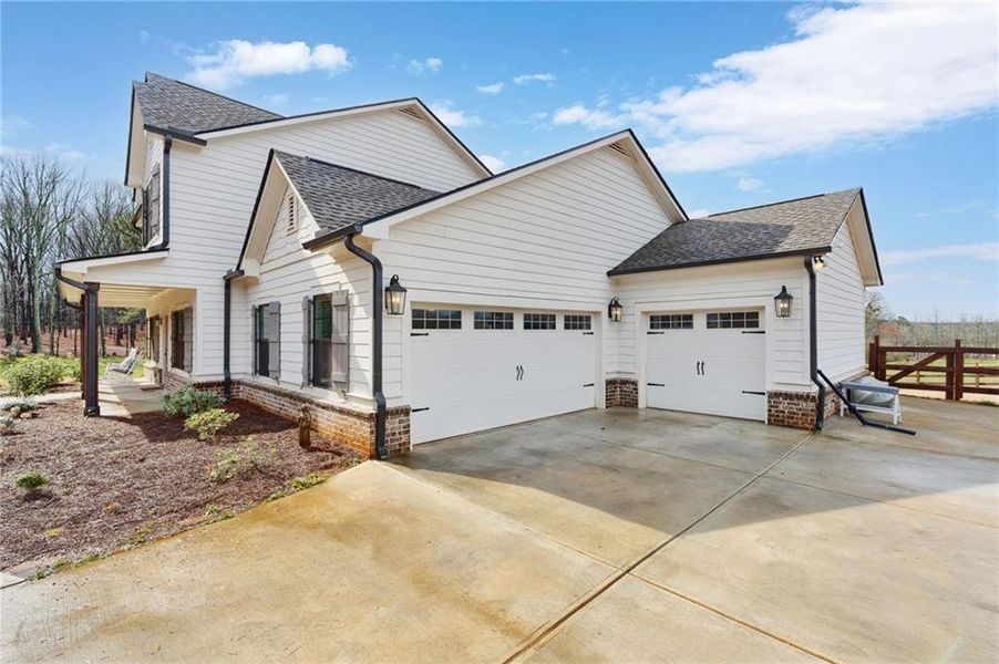 Exterior details and patio area of a home in Alcovy Station, Covington (Image 32).