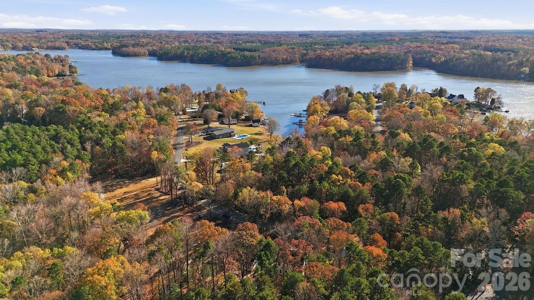 High Rock Lake right across the street! High Rock Lake right across the street!