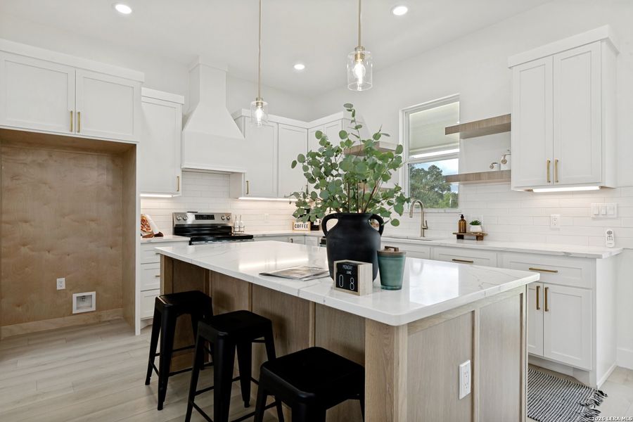 Furnished interior view inside a new home in , Atascosa (Image 6).