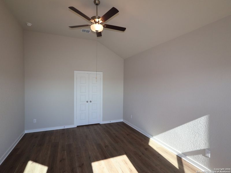 Spacious, unfurnished interior of a new home in Winding Brook, San Antonio (Image 19).