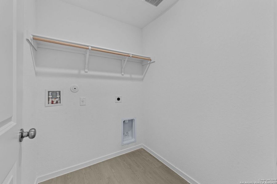 Spacious, unfurnished interior of a new home in Friendship Oaks: Watermill Collection, Fredericksburg (Image 16).