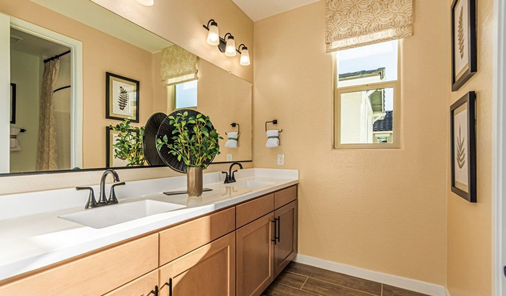Nina-PB22-FusionBlossom Bathroom