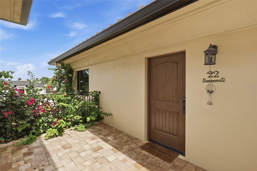 Exterior details and patio area of a home in , Cape Coral (Image 27).