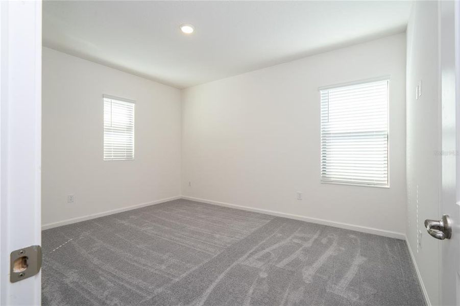 Spacious, unfurnished interior of a new home in , Orlando (Image 48).