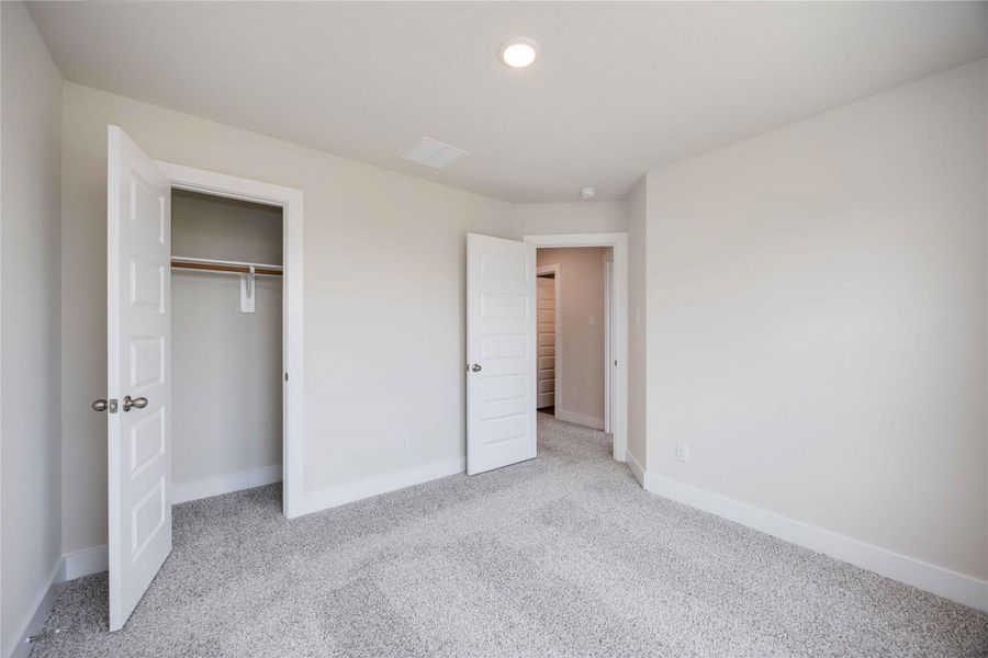 Spacious, unfurnished interior of a new home in Alicante, Houston (Image 15). Spacious, unfurnished interior of a new home in Alicante, Houston (Image 15).