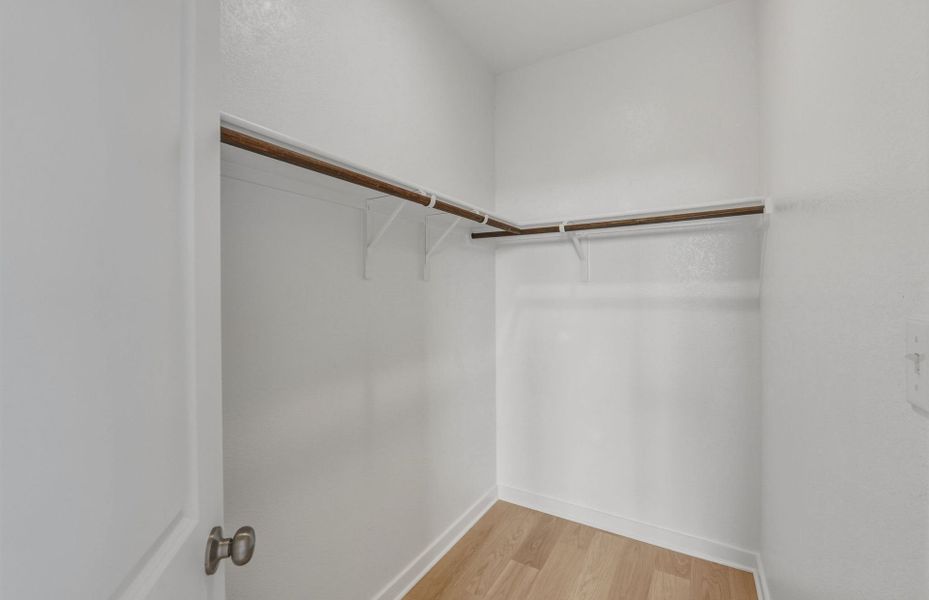 Spacious, unfurnished interior of a new home in Alto, San Marcos (Image 36).
