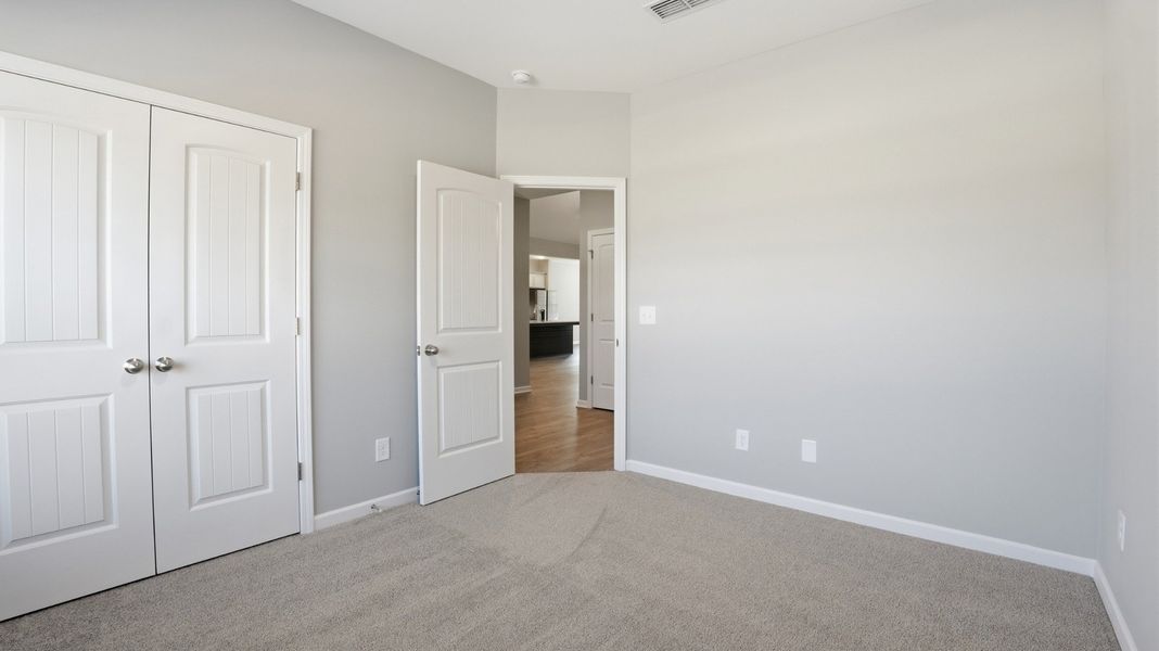 Spacious, unfurnished interior of a new home in Sagewood, Tullahoma (Image 31).