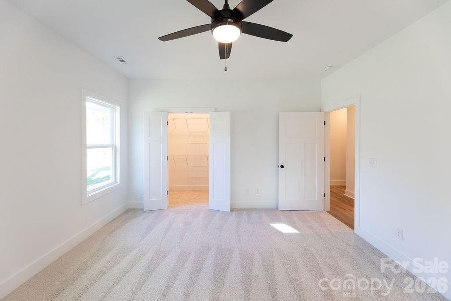 Spacious, unfurnished interior of a new home in , Clover (Image 38).