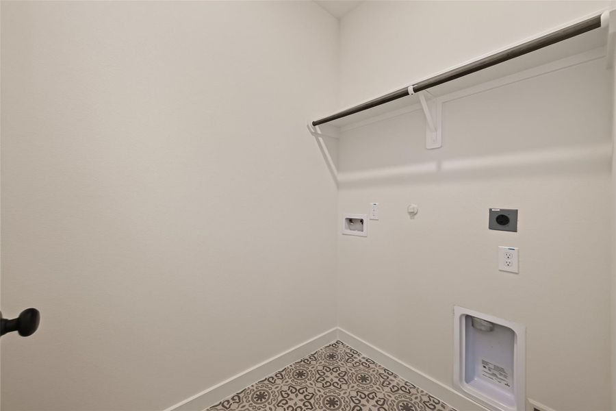 Spacious, unfurnished interior of a new home in Foxtail Palms, Manvel (Image 45). Spacious, unfurnished interior of a new home in Foxtail Palms, Manvel (Image 45).
