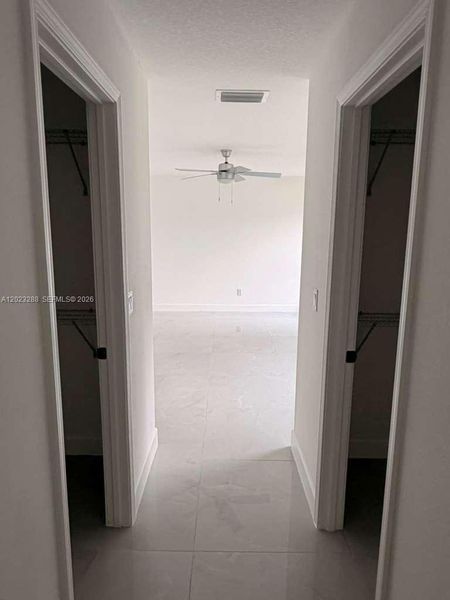 Spacious, unfurnished interior of a new home in , Vero Beach (Image 14).