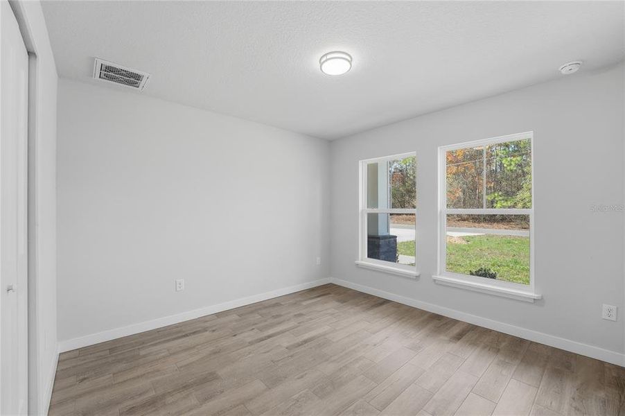 Spacious, unfurnished interior of a new home in , Ocala (Image 29).