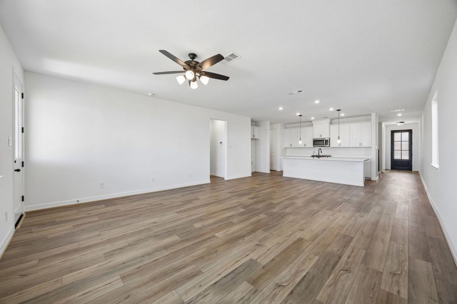 Spacious, unfurnished interior of a new home in Azalea, Brookshire (Image 11).