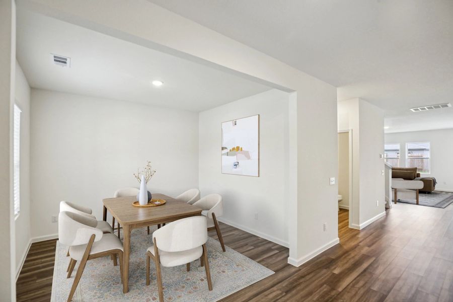Representative furnished interior of a home built from the Sagan by Starlight Homes in Ashland, Angleton (Image 7).