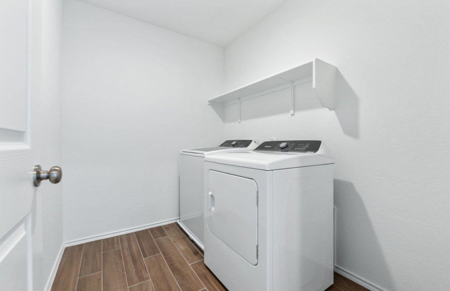 Furnished interior view inside a new home in Santa Rita Ranch, Liberty Hill (Image 8). Furnished interior view inside a new home in Santa Rita Ranch, Liberty Hill (Image 8).