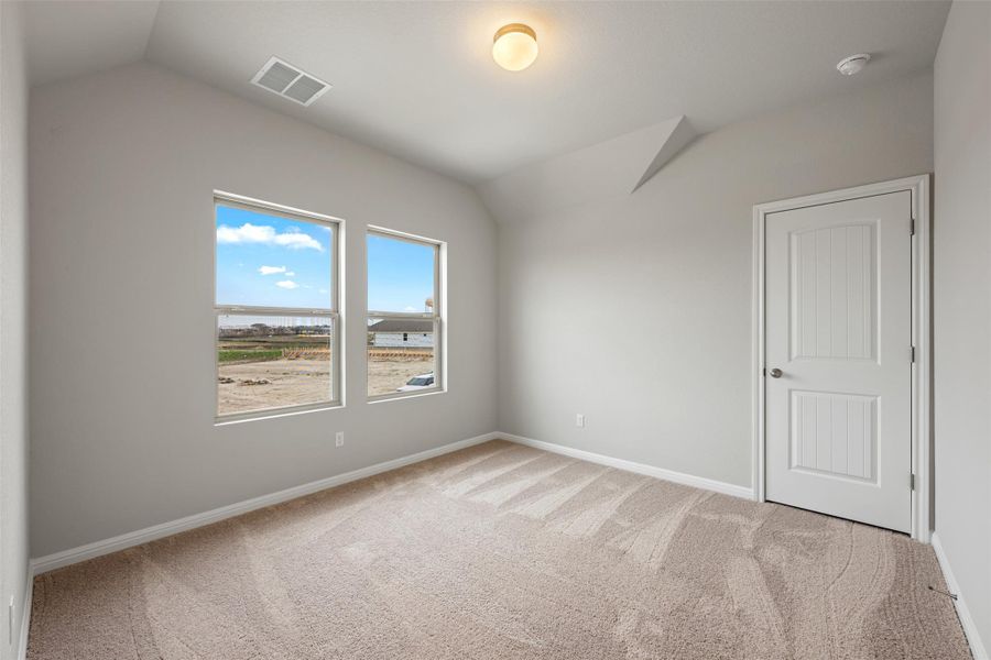 Photos are representative images and renderings for illustrative purposes only. Actual structural options and design images of the home may vary.