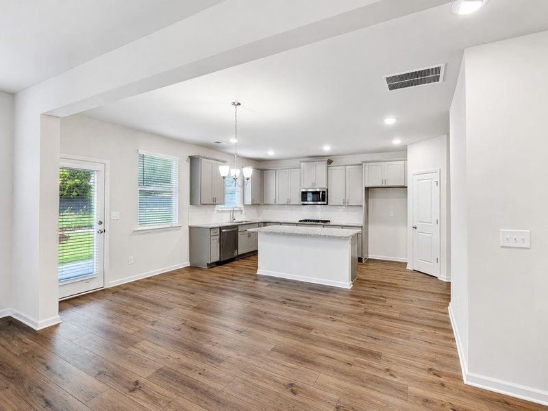 Spacious, unfurnished interior of a new home in Kingsmere Estates, Loganville (Image 10). Spacious, unfurnished interior of a new home in Kingsmere Estates, Loganville (Image 10).