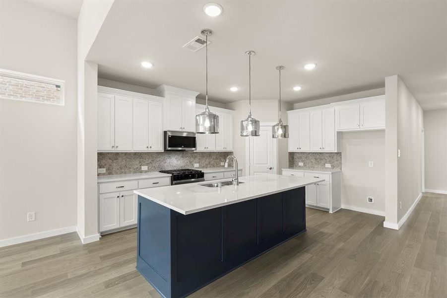 514 Sherwood_3512_Hickory_Kitchen (2)