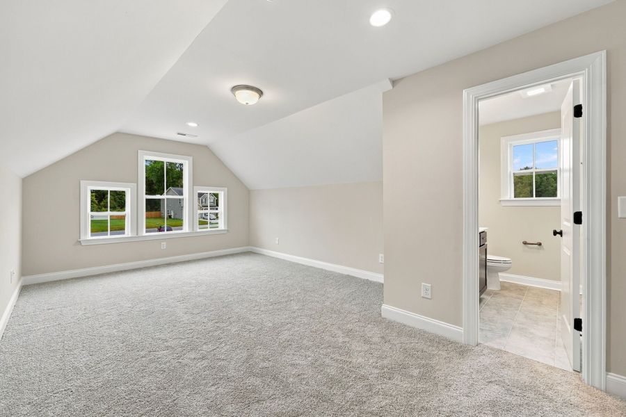Spacious, unfurnished interior of a new home in Laurel Oaks, Greenville (Image 44).