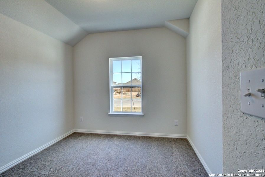 Spacious, unfurnished interior of a new home in Clear Creek, New Braunfels (Image 16).