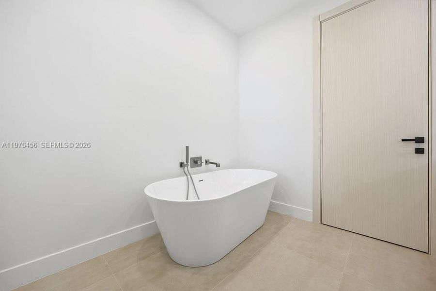 Close-up of interior finishes inside a home in , Fort Lauderdale (Image 19).