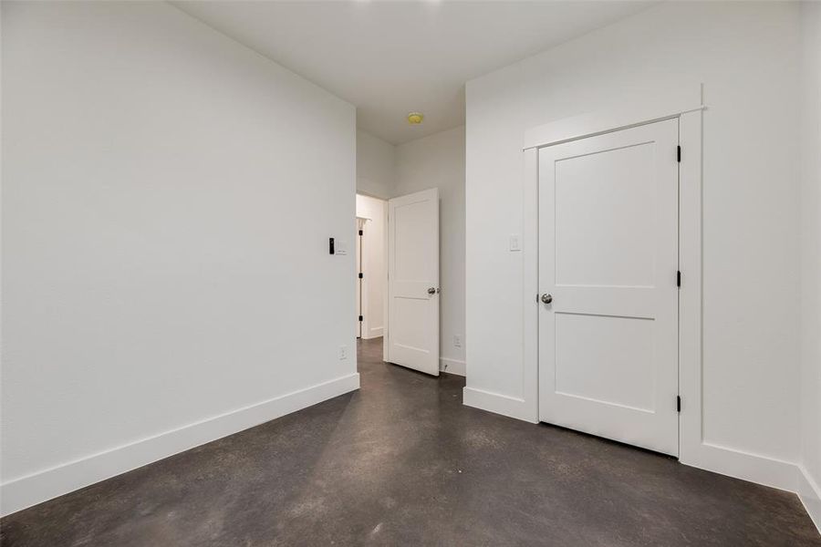 Spacious, unfurnished interior of a new home in , Greenville (Image 12).