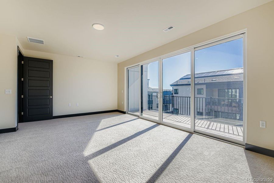 Spacious, unfurnished interior of a new home in Baseline, Broomfield (Image 44).