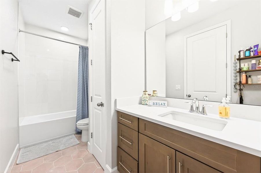 Furnished interior view inside a new home in , Oviedo (Image 32).